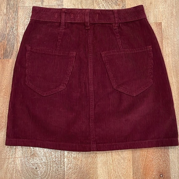 HOLLISTER Corduroy Ultra High Rise Mini Skirt size 1 - Picture 3 of 11